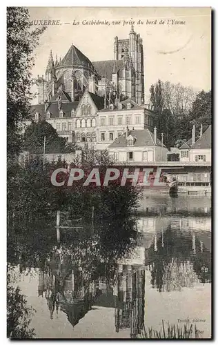 Ansichtskarte AK Auxerre La Cathedrale vue prise du bord de I Yonne