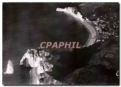 Cartes postales En Normandie Etretat Les Falaises I Aiguille la Porte et la Plage