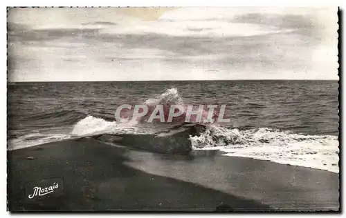 Cartes postales La Tranche Sur Mer Vague se brisant a la Pointe