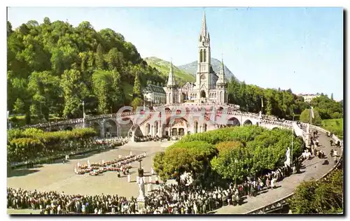 Cartes postales Lourdes Les Malades assistant au Chemin de Croix The sick and the Cross Way