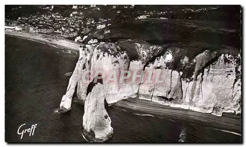 Cartes postales En Normandie Etretat Vue Aerienne Les Falaises L&#39Aiguille La Porte Et Le Plage