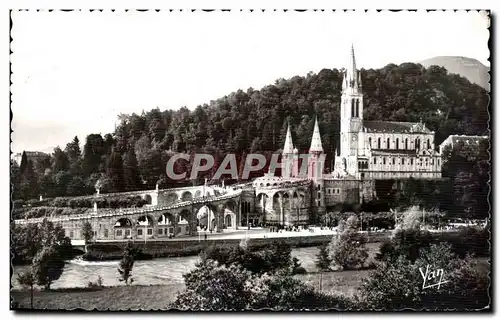 Cartes postales Lourdes La Basilique et le Calvaire