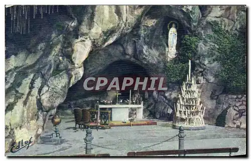 Cartes postales Lourdes La Grotte Miraculeuse dont le nouvel Autel en marbre des Pyrenees