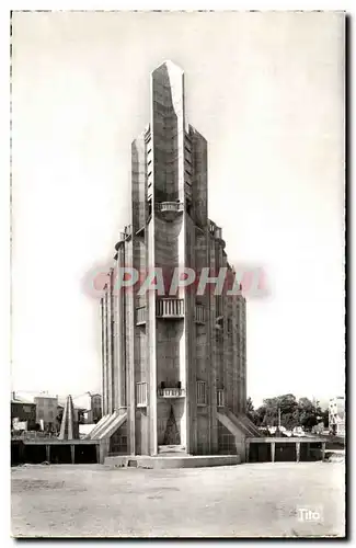 Ansichtskarte AK Royan L&#39Eglise Notre Dame Facade Est Le Clocher