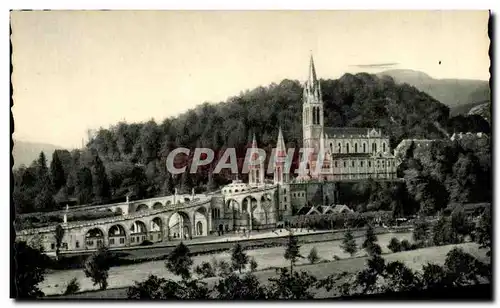 Cartes postales Lourdes La Basilique et le Calvaire