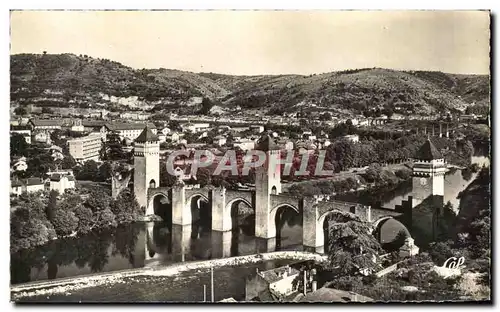 Cartes postales Cahors Le Pont Valentre Et Un Coin De La Ville