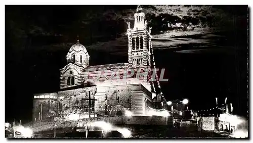 Ansichtskarte AK Le Carrefour Du Monde Marseille Basilique De La Garde La Nuit