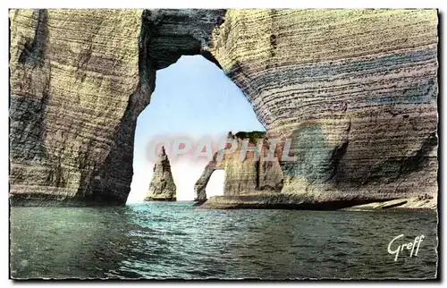 Ansichtskarte AK En Normandie Etretat La Manneporte la Porte d&#39Aval et I&#39Aiguille vues de la Haute Mer