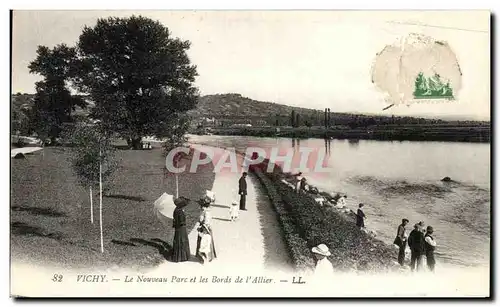 Cartes postales Vichy Le Nouveau Parc et les Bords de I&#39Allier