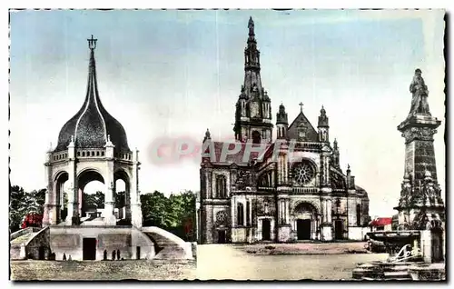 Cartes postales Sainte Anne d'auray La fontaine et la basilique monument eleve e la memoire des bretons morts