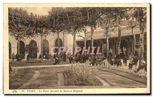 Ansichtskarte AK Vichy Le Parc Devant la Source Hopital