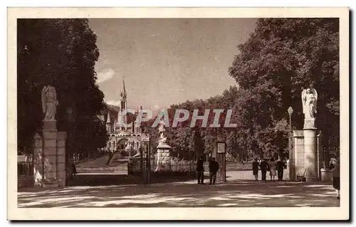 Cartes postales Lourdes L&#39entree des Sanctuaires