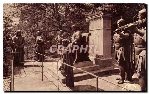 Cartes postales Lourdes Le calvaire 1ere station Jesus devant Pilate