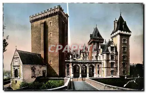 Ansichtskarte AK Pau le Chateau henri IV Entree principale et la Chapelle