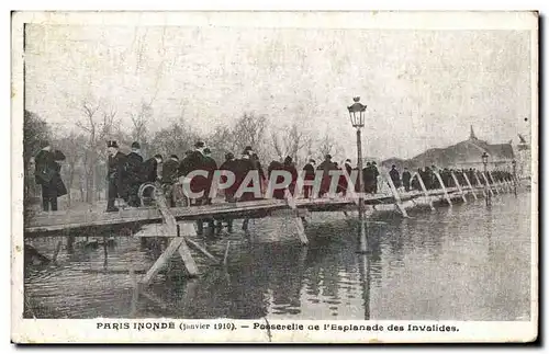 Cartes postales Paris Inonde Passerelle de I&#39Esplanade des Invalides Inondations