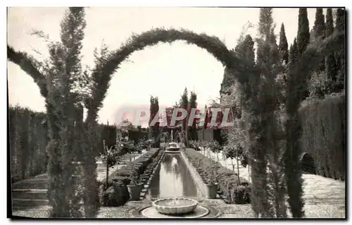 Cartes postales Granada Generalife Les jardins bas