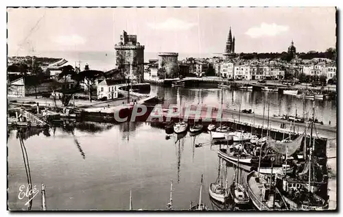 Ansichtskarte AK La Rochelle Vue des Bassins et les Tours