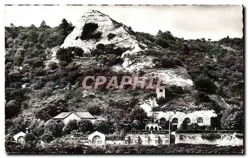 Ansichtskarte AK La Roche Guyon Ses Environs Haute Isle La Roche du Colombier et l&#39Eglise Souterraine