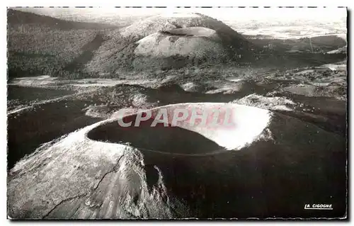 Cartes postales En avion sur la Chaine des Domes le Puy de Pariou