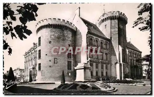 Ansichtskarte AK Angouieme Hotel de ville Tour de Avlois