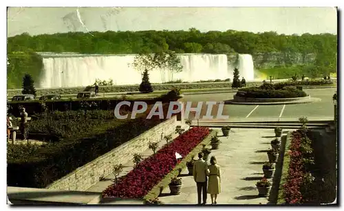 Cartes postales The American Falls as Seen from the colourful flower gardens on the canadia side of Niagara Fall