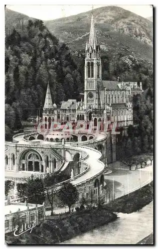 Cartes postales Lourdes La Basilique vue de cote