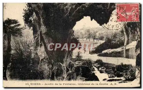 Cartes postales Nimes jardin de la fontaine interieur de la grotte