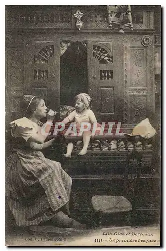 Cartes postales Fantaisie Lits clos de Bretagne La premiere becquee Enfant et femme