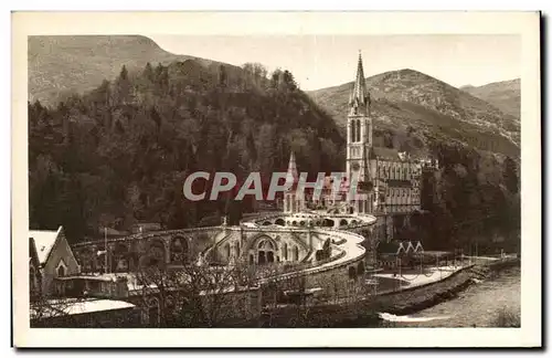 Cartes postales Lourdes Vue d&#39ensemble sur la Basilique
