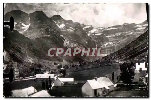 Cartes postales moderne Gavarnie Le Village et le Cirque