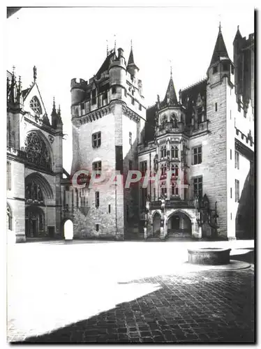 Cartes postales moderne Le chateau de pierrefonds le donjon et la chapelle