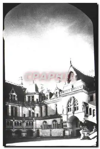 Cartes postales moderne Le chateau de Pierrefonds cour d honneur