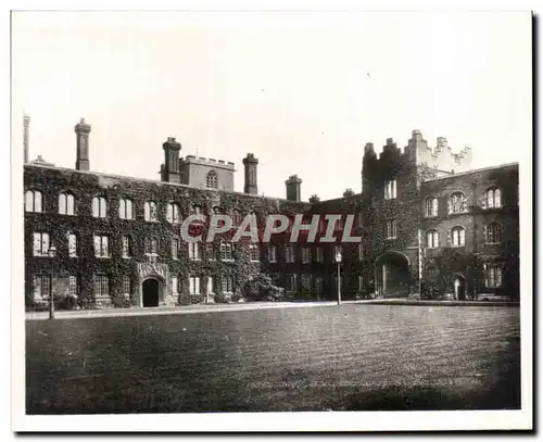 Cartes postales moderne Cambridge Front court fesus college cambridge