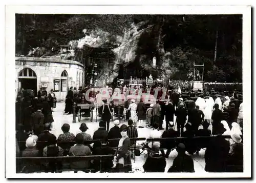 Cartes postales moderne Lourdes la grotte