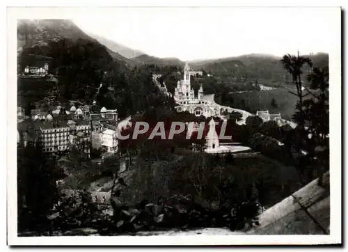 Cartes postales moderne Lourdes la basilique vue du cbateau fort