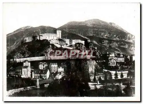 Cartes postales moderne Lourdes la cbateau fort et le gave