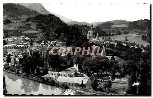 Cartes postales Lourdes La Basilique et les Chutes du Gave