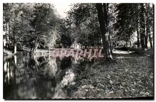 Cartes postales Pougues les Eaux (Nievre) Un coin du Parc Le Lac