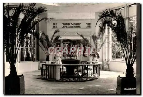 Cartes postales Pougues Les Eaux (Nievre) Le Hall de I'Etablissement