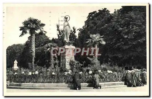 Cartes postales Lourdes La Vierge Couronnee