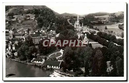 Ansichtskarte AK Lourdes Pyrenees Ocean Lourdes Vue Panoramique sur le Calvaire Basilique