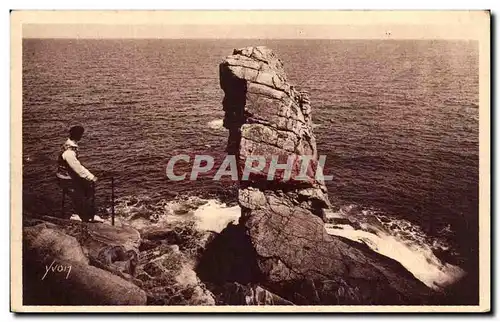 Ansichtskarte AK La Douce France Bretagne Pointe du Raz Baie des Trepasses Le menhir