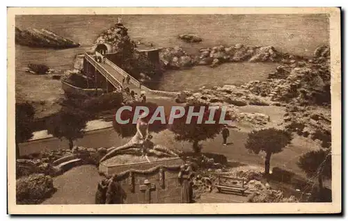 Cartes postales Biarritz Monument aux Morts et le Rocher de la Vierge