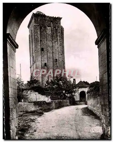 Ansichtskarte AK Le grand Pressigny Indre Loire Le Donjon Siecle restaure au Siecle Le Puit