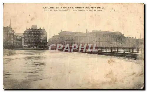 Ansichtskarte AK La Crue de la Seine Le Pont d&#39Arcole L&#39eau atteint la clef de voute Paris Inondations 1910