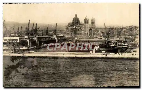 Cartes postales Marseille Bassin de la Joliette et Cathedrale Bateau