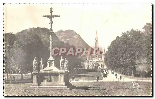 Ansichtskarte AK Lourdes Le Calvaire breton et la Basilique