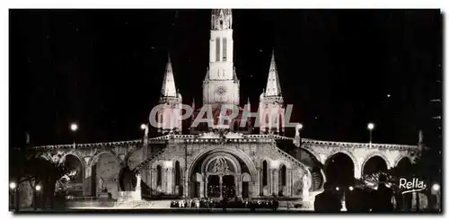 Ansichtskarte AK Lourdes La Basilique Illuminee