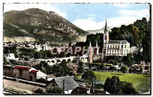 Ansichtskarte AK Lourdes La Basilique et le Pic du Jer