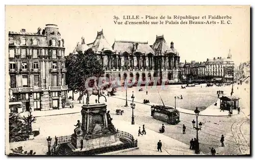 Cartes postales Lille Place de la Republique et Faidherbe Vue d'ensemble sur le Palais des Beaux Arts